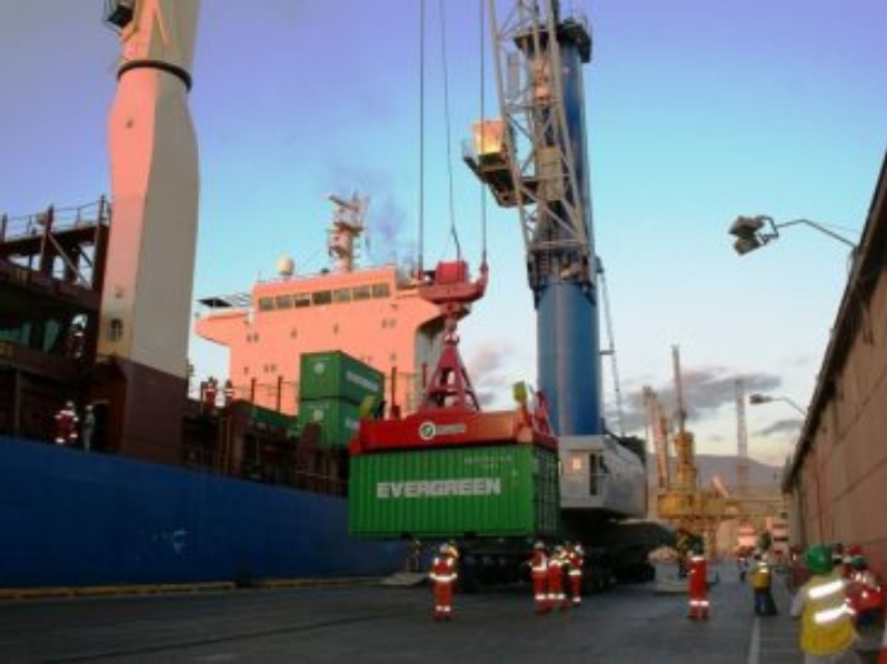 PERÚ: EXPORTADORES RECHAZAN INICIATIVA DEL CONGRESO QUE PONDRÍA EN DESVENTAJA ENVÍOS AL EXTERIOR